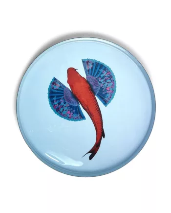 Plateau rond en métal de la marque française Gangzaï modèle Fishkoï issu de la collection Curiosito