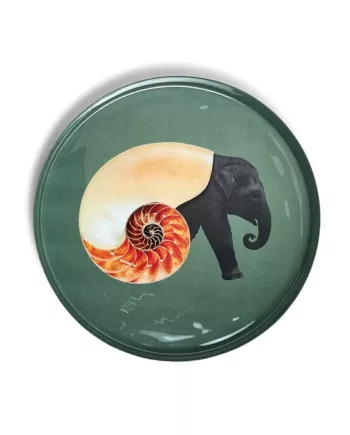 Plateau rond en métal de la marque française Gangzaï modèle Shellephant issu de la collection Curiosito