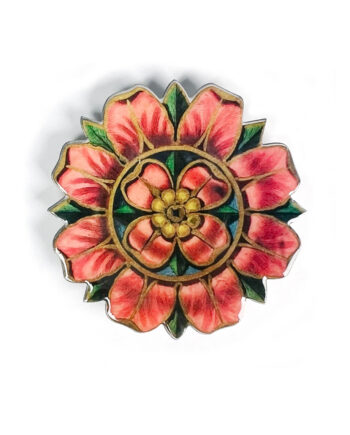 Pin's en metal Voglio Bene "Notre Dame de Voglio Bene" Cercle Rouge Store Montpellier Collection 2024